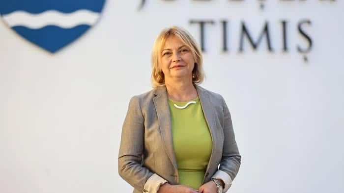 Elena Micicoi anunțându-și demisia de la conducerea Prefecturii Timiș pentru a-și apăra reputația în fața investigației Parchetului European.