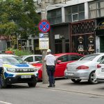 Ambulanță SAJ și motocicletă SMURD intervenind de urgență pe Bulevardul Eroilor de la Tisa în urma coliziunii dintre un autoturism și o motocicletă.