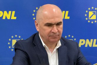 Liderul PNL, Ilie Bolojan, criticând dur decizia președintelui Nicușor Dan de a-l numi pe Adrian Veștea premier fără consultarea partidului.