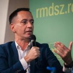 Liderul deputaților UDMR, Csoma Botond, explicând decizia Consiliului Permanent de a nu susține Guvernul Veștea din cauza lipsei unei majorități stabile.