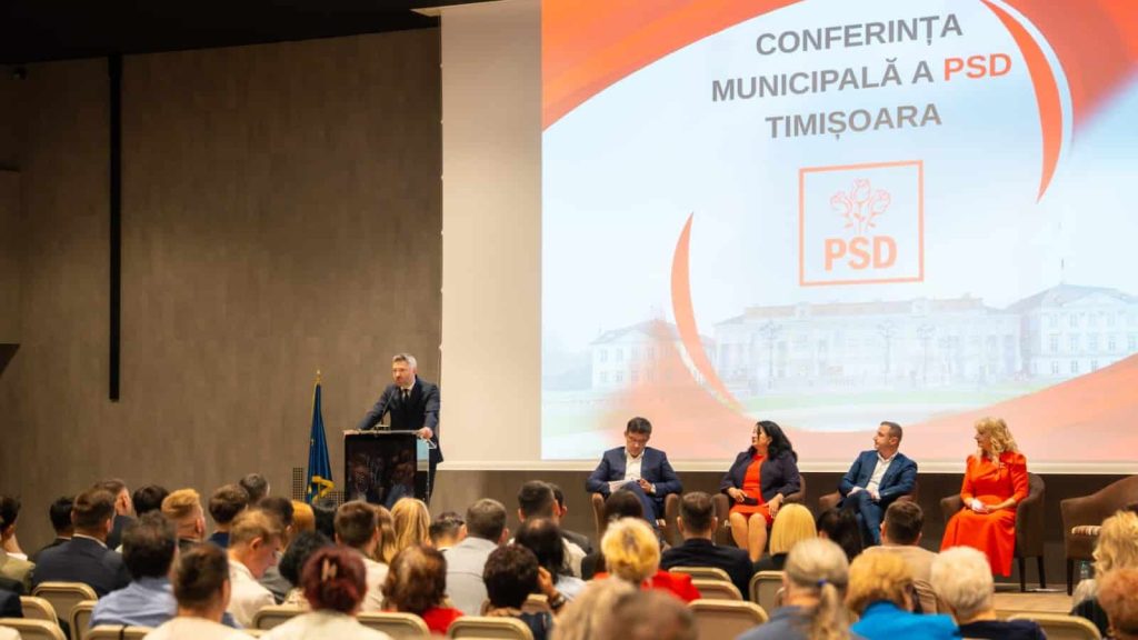 Mihai Ritivoiu vorbind în fața delegaților la Conferința Municipală de Alegeri a PSD Timișoara, fiind reales în funcția de președinte al organizației.