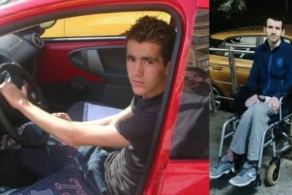 Cristian Ștefănuț, un tânăr de 37 de ani din Jimbolia care suferă de scleroza multiplă, zâmbind în scaunul cu rotile.
