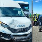 Autoutilitară și autoturism avariate pe banda de urgență a Autostrăzii A1, la kilometrul 460, în apropierea localității Belinț, județul Timiș.