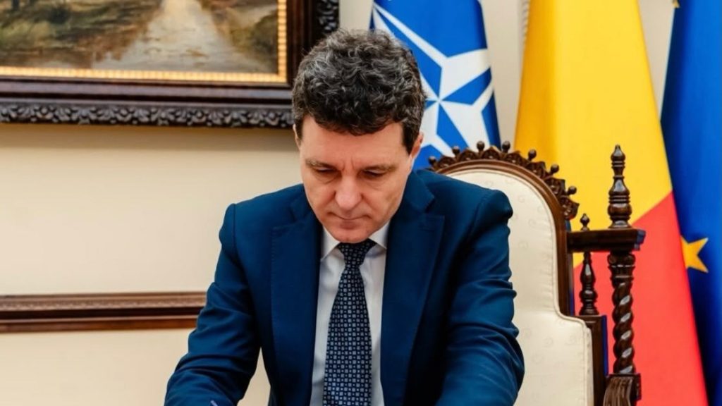 Președintele Nicușor Dan susținând o declarație de presă la Palatul Cotroceni după finalizarea consultărilor cu cele 11 partide parlamentare.