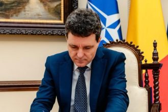 Președintele Nicușor Dan susținând o declarație de presă la Palatul Cotroceni după finalizarea consultărilor cu cele 11 partide parlamentare.