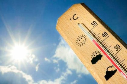 Harta Administrației Naționale de Meteorologie (ANM) cu avertizări de cod roșu și portocaliu de caniculă pentru județele Timiș, Arad și Hunedoara.
