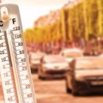 Autovehicul de mare tonaj oprit într-o parcare de pe autostrada A1 din vestul țării, ca urmare a restricțiilor rutiere impuse pe timp de caniculă.