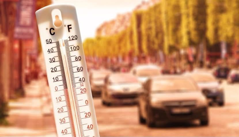 Autovehicul de mare tonaj oprit într-o parcare de pe autostrada A1 din vestul țării, ca urmare a restricțiilor rutiere impuse pe timp de caniculă.