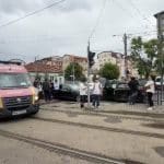 Accident rutier în Timișoara, la intersecția dintre Bulevardul Liviu Rebreanu și Calea Martirilor, soldat cu rănirea unei tinere de 18 ani