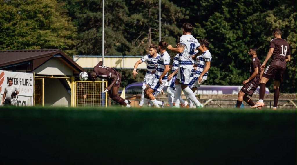 Politehnica Timișoara în meciul câștigat cu 4-3 împotriva echipei Al-Faisaly, la finalul cantonamentului din Austria
