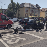 Interventie a pompierilor si echipajelor medicale la locul unui accident rutier pe bulevardul Michelangelo din Timisoara
