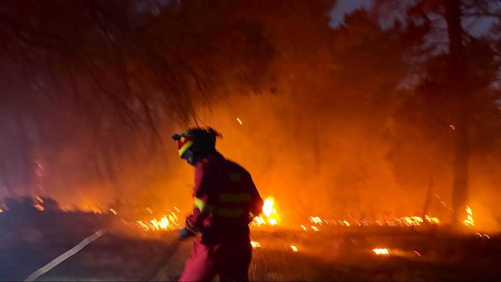 Incendiu masiv de vegetație în provincia Zaragoza, Spania, cu flăcări violente