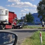 Echipaje de poliție și pompieri intervenind la un accident rutier pe DN59, drumul spre Șag.