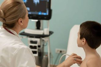 Pacienti si specialisti in cadrul Centrului National de Fibroza Chistica de la Spitalul Clinic Judetean de Urgenta Timisoara