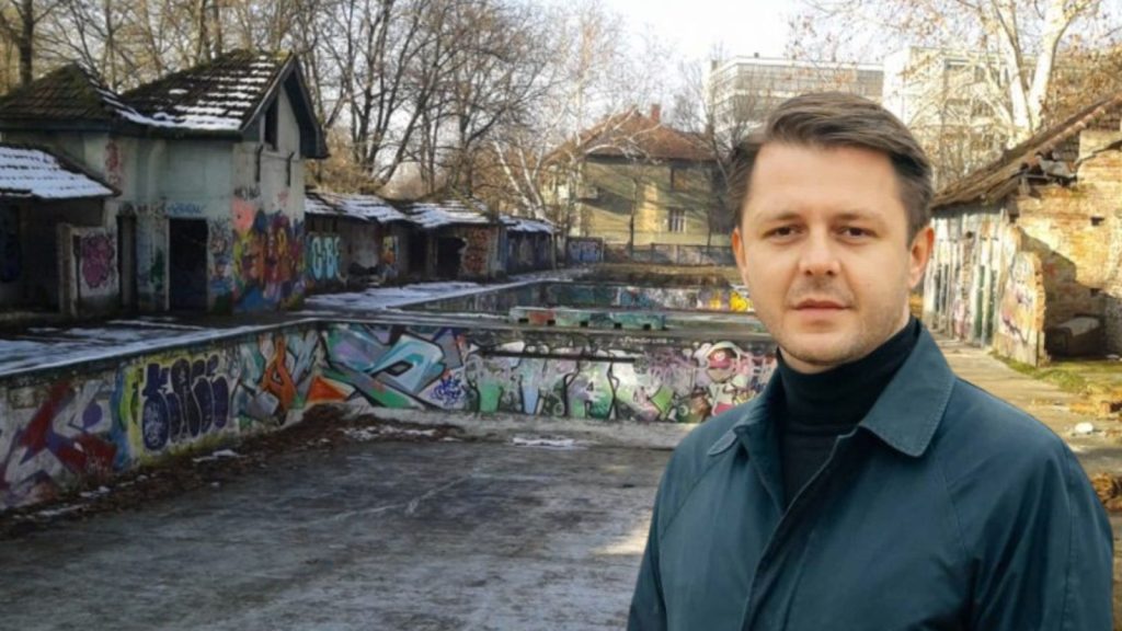 Viceprimarul Timișoarei, Ruben Lațcău, oferind declarații despre viitorul bazei Uszoda și colaborarea cu Ambulanța pentru Monumente.