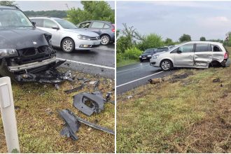 Autospeciale de pompieri și ambulanțe SMURD staționate pe marginea drumului, intervenind la un accident cu trei mașini în Șag.
