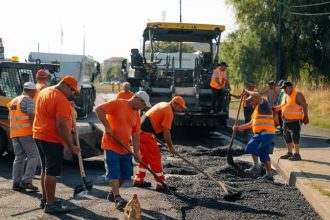 Vedere de ansambru a intersecției aglomerate de la Badea Cârțan din Timișoara, unde urmează să fie impuse restricții de circulație pentru reparații.