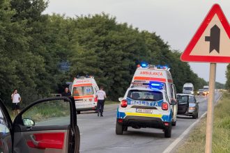 Accident pe DN 68A în Coșava. Două femei au fost rănite după impactul dintre o remorcă și un autoturism