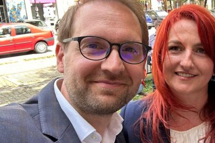 Primarul Timisoarei, Dominic Fritz, criticand public decizia ANI si aparand-o pe viceprimarita Paula Romocean intr-o conferinta de presa.