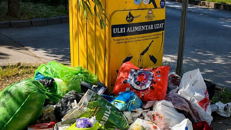 Container specializat OilRight pentru colectarea selectiva a uleiului alimentar uzat amplasat pe o strada din Timisoara.