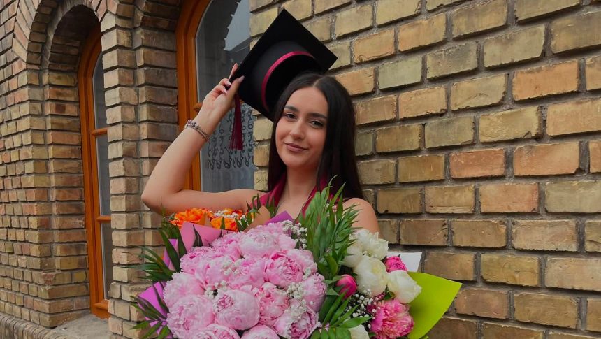 Alexia Floriana Andrasoni, absolventa a Colegiului National Pedagogic Carmen Sylva din Timisoara, singura eleva cu media 10 la Bacalaureat in judetul Timis.