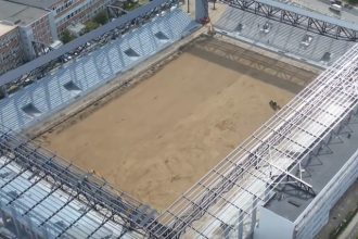 Șantierul în plină dezvoltare al stadionului Eroii Timișoarei, cunoscut drept stadionul lego.