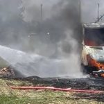 Autoutilitară cuprinsă de flăcări pe strada Panselelor din Lugoj