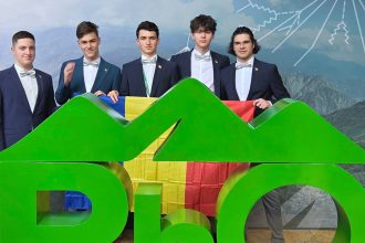 Rareș Muntean, elev din Sânnicolau Mare, premiat la Olimpiada Internațională de Fizică 2026.
