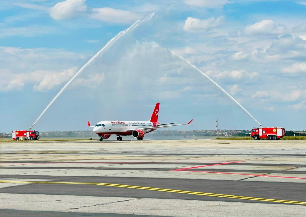 Aeronava Airbus A220-300 a companiei AnimaWings operând pe Aeroportul Internațional Timișoara