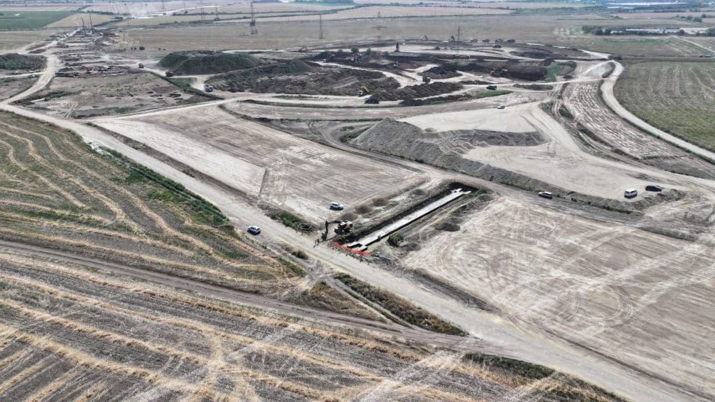 Șantierul Centurii de Vest a Timișoarei prinde contur: terenul a fost curățat complet, iar constructorul turc Nurol raportează un progres de 8% după primele două luni.