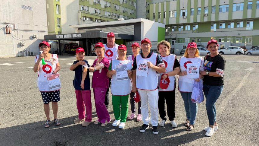 Prima grevă de avertisment din ultimii 20 de ani în sistemul sanitar: Angajații Spitalului Județean din Timișoara au protestat împotriva noii legi a salarizării.