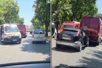 Două autoturisme și un autobuz s-au ciocnit, iar o femeie a avut nevoie de îngrijiri medicale.