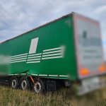 Tragedie pe DN6, lângă Topolovățu Mare: Un șofer de TIR a fost găsit decedat în cabină după ce camionul a ieșit de pe carosabil.