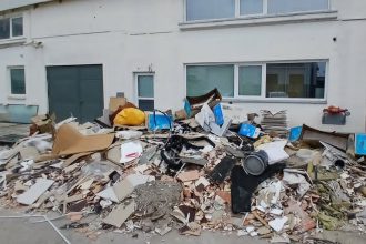 Constructorii au fost amendați cu peste 150.000 de euro pentru mormanele de moloz și mizeria lăsată pe domeniul public.