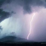 Vreme extremă în vestul țării: Județul Timiș se află sub cod galben de vijelii, ploi torențiale și grindină.