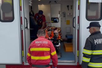 Medicii din Timișoara trag un semnal de alarmă privind riscul de toxiinfecție alimentară provocat de gheață și mâncarea alterată.