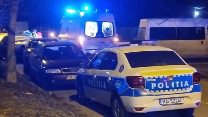 Un polițist din Timișoara a fost lovit cu pumnul în timp ce legitima un grup care consuma alcool.