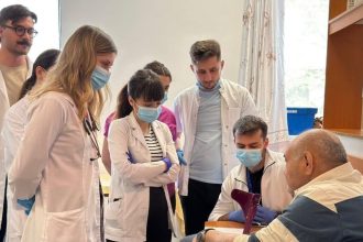 Peste 40 de medici, rezidenți și studenți din Timișoara vor oferi consultații și analize gratuite credincioșilor și localnicilor.