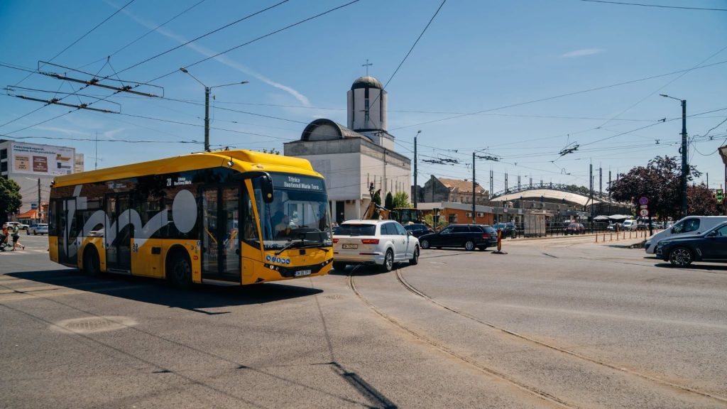 Trafic restricționat în Piața Badea Cârțan