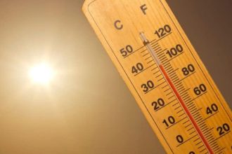 Codul portocaliu se prelungește în Timiș cu temperaturi de 38°C, în timp ce arșița aduce cod roșu în județele vecine.