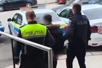 Un tânăr de 18 ani fără permis a furat o mașină neasigurată și a încercat să prădeze o spălătorie auto.