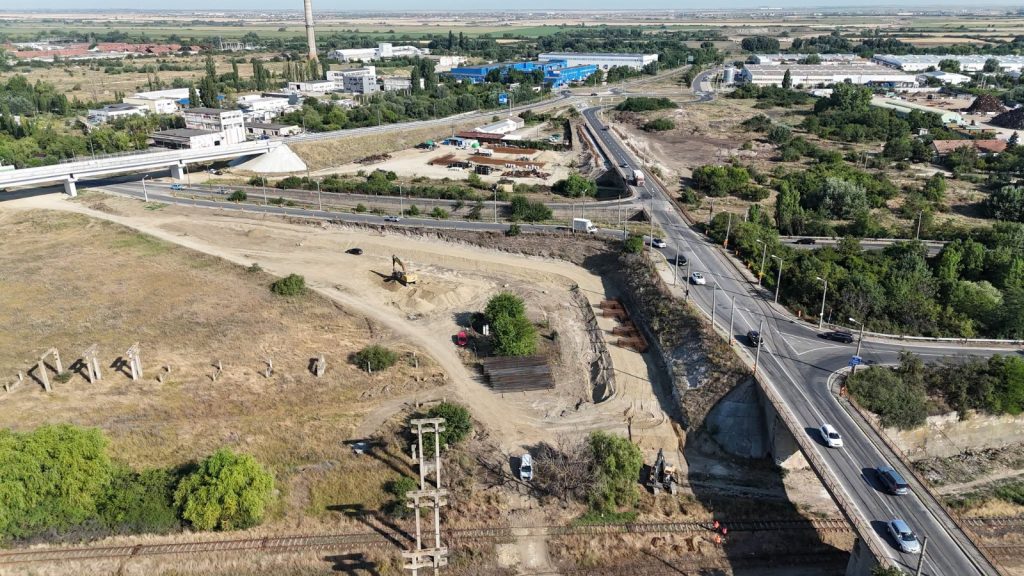 Lucrările de la Pasajul Slavici-Polonă trec la intervenții pe carosabil și circulație semaforizată.