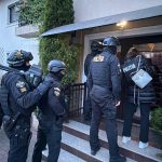 Mascații au făcut percheziții la firme acuzate că au îngropat ilegal deșeuri și au excavat nisip lângă fostul deponeu Șag-Parța.