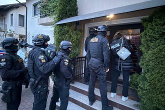 Mascații au făcut percheziții la firme acuzate că au îngropat ilegal deșeuri și au excavat nisip lângă fostul deponeu Șag-Parța.