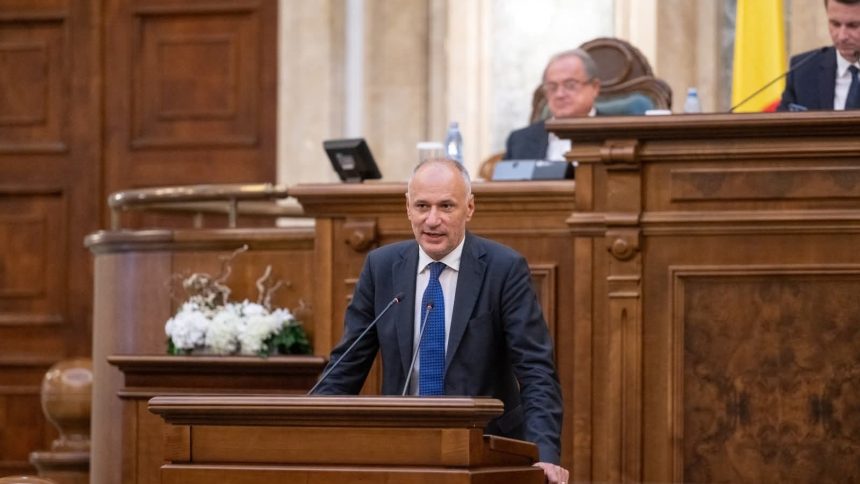 Sorin Șipos declară că USR a votat pentru protejarea fondurilor PNRR și pentru înzestrarea Armatei Române.