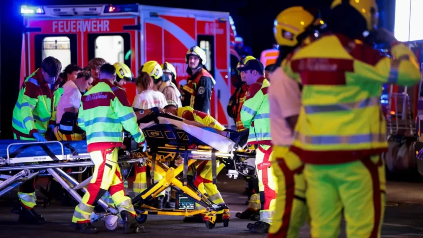 Tragedie la parada Pride din Berlin: O autoutilitară a intrat în mulțime în zona Porții Brandenburg, provocând un deces și zeci de răniți.
