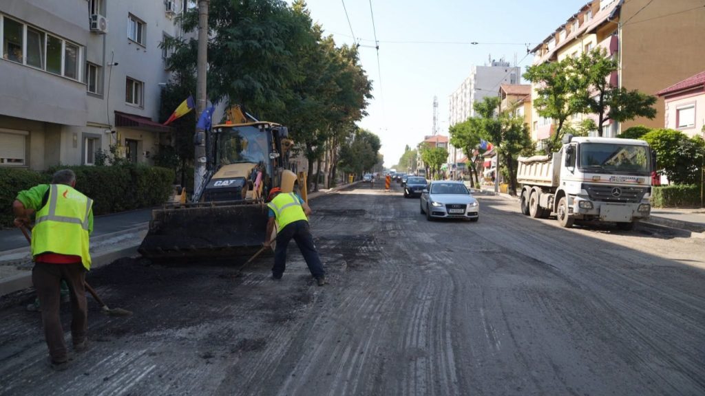 Șantier de asfaltare pe Calea Buziașului și Calea Martirilor din Timișoara