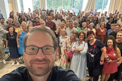 Primarul Timișoarei, Dominic Fritz, alături de susținători și membri USR