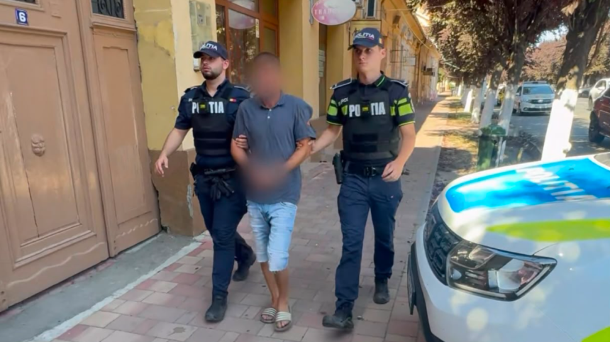 Sediul Poliției și instanța de la Sânnicolau Mare unde bărbatul din Saravale a fost prezentat în fața judecătorului după ce și-a agresat soția