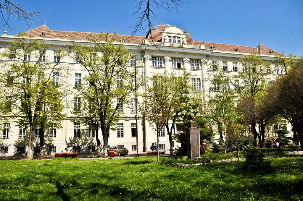 Burse FARA pentru studenți în anul universitar 2026-2027